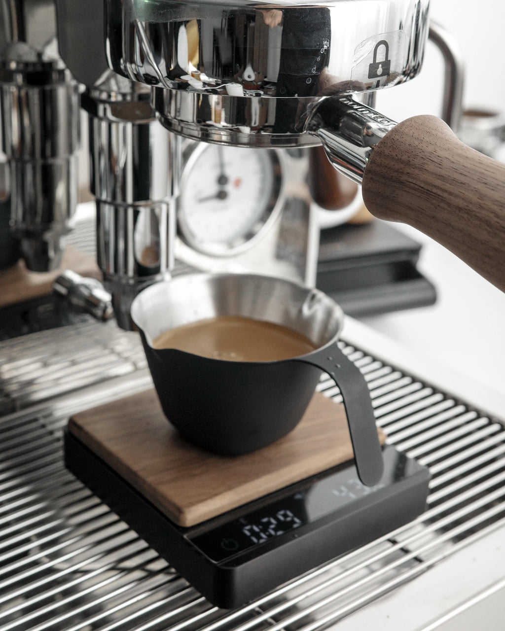 Acaia Lunar vs Normcore Coffee Scale from