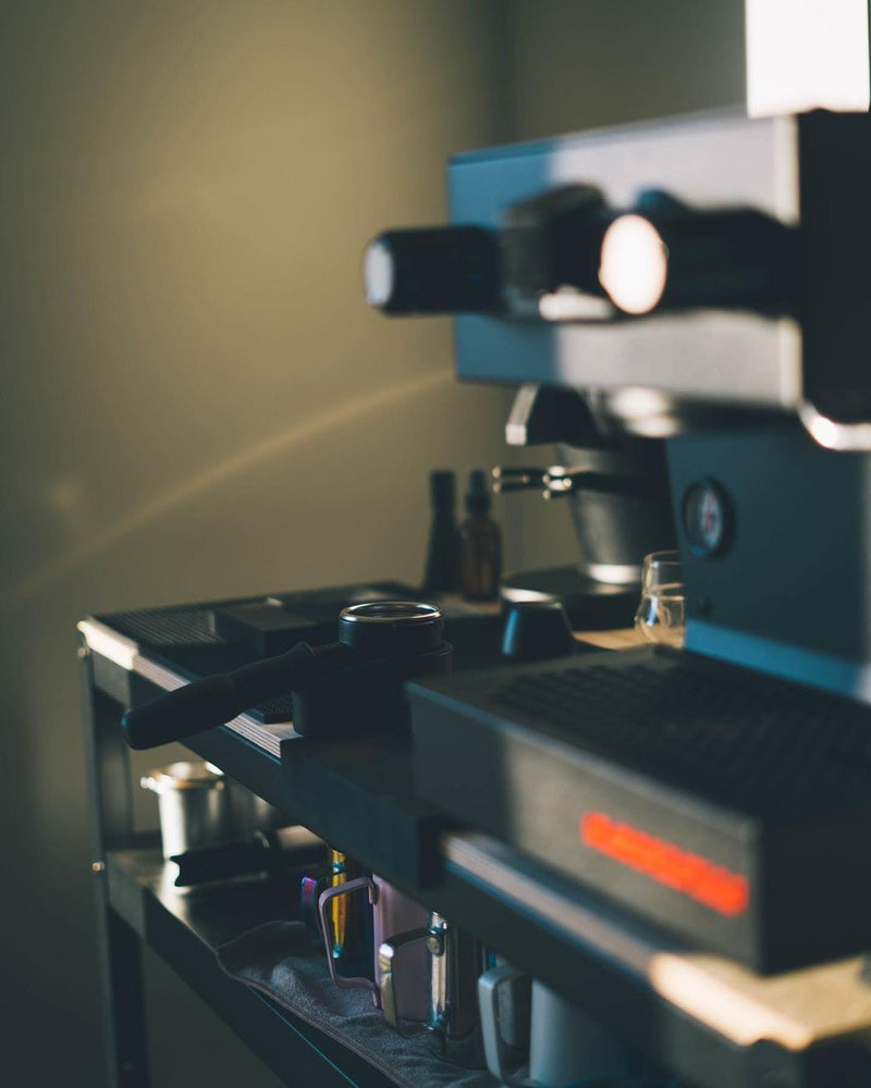 Normcore Portafilter met dubbele uitloop van 58 mm met mand - past op E61, Flair 58, ECM, raket, Sanremo, Synesso, Slayer, VBM - geanodiseerd aluminium handvat en 22 g mand