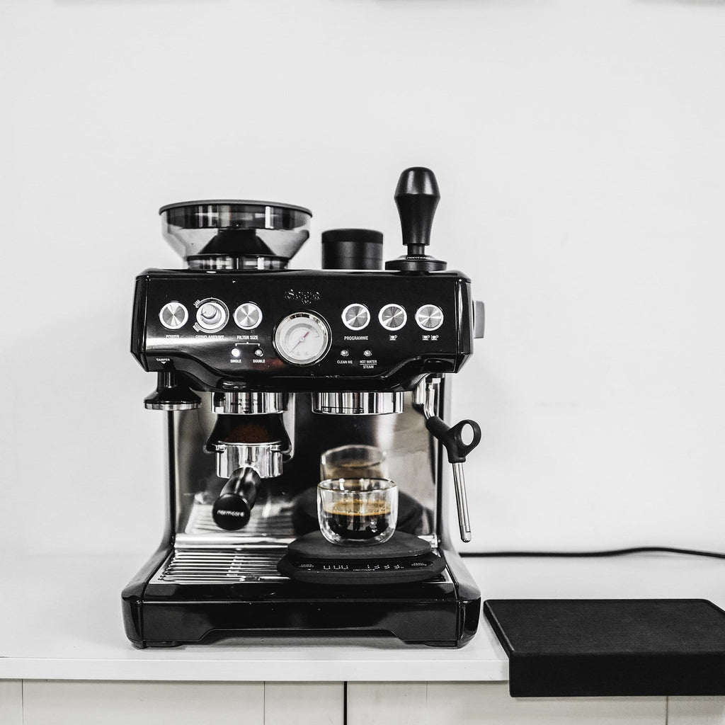 How do I use a coffee scale when making espresso at home